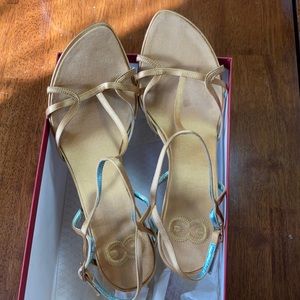 Escada Golden colored satin heels